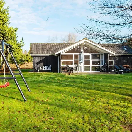 Three-bedroom Holiday In 13 Dom wakacyjny