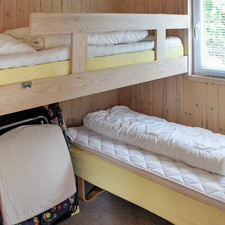 Dom wakacyjny Three-bedroom Holiday In 13 Oksbøl
